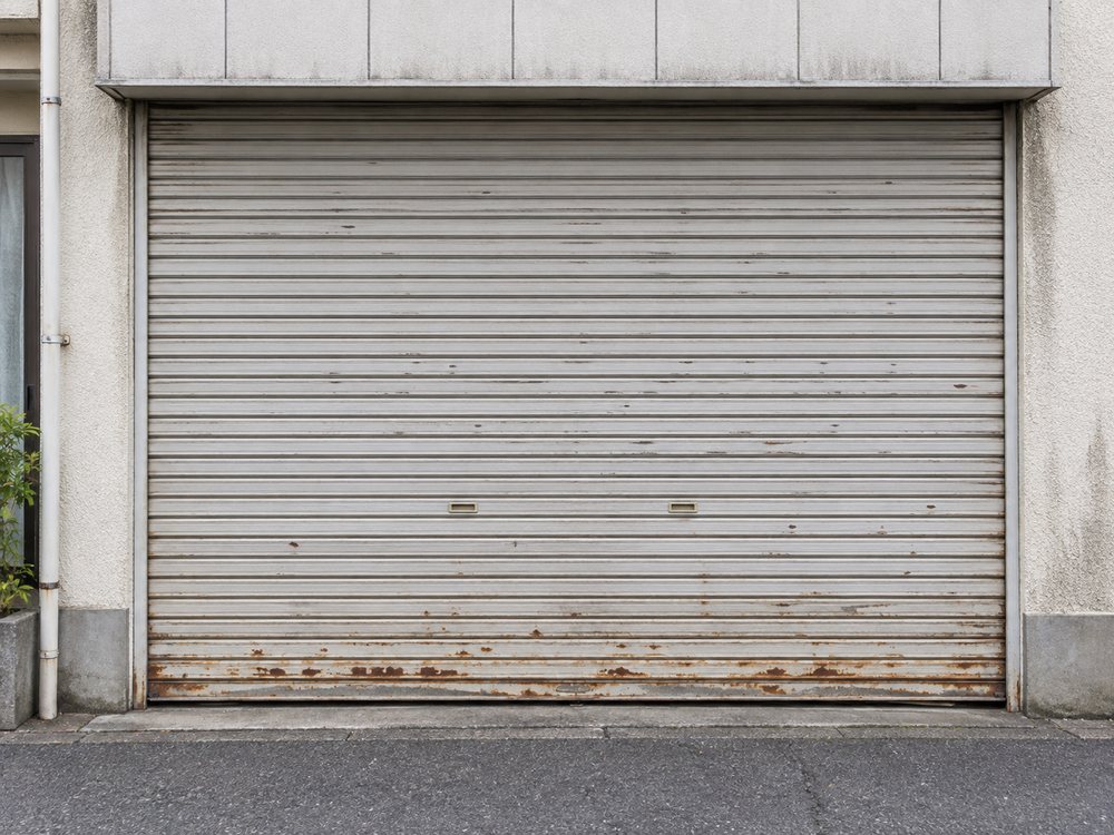 店舗のシャッター　施工前
